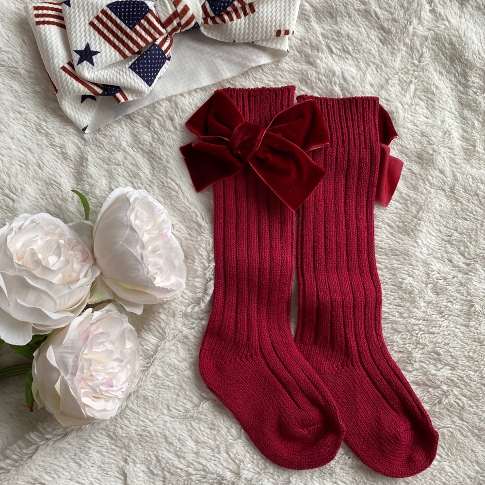 ✨SOLD✨Baby Girl Knee High Socks With Bow 🎀